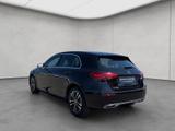 Mercedes-Benz A 180 Entry Volldigital LED LM - Mercedes-Benz A 180 mit Benzin-Antrieb: Automatik