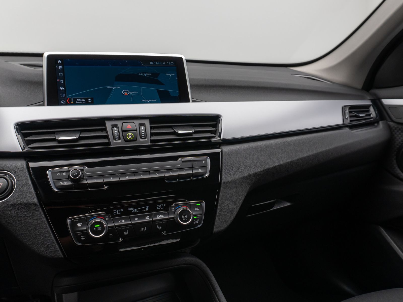Fahrzeugabbildung BMW X1 xD25e Parkassist DAB LED Geschwindigkeitsreg