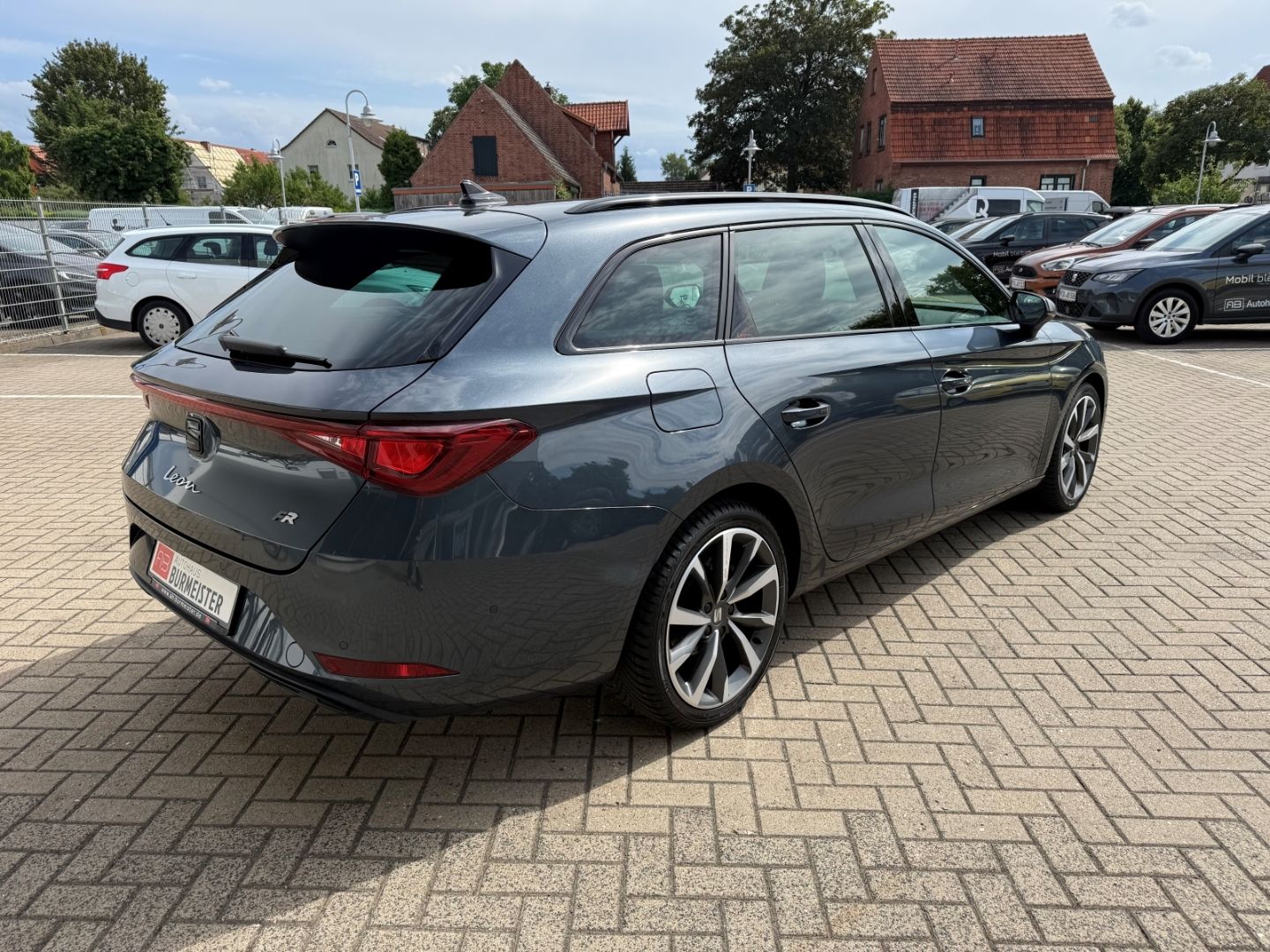 Fahrzeugabbildung SEAT Leon Sportstourer1.5eTSI FR  AHK LED Carplay Nav