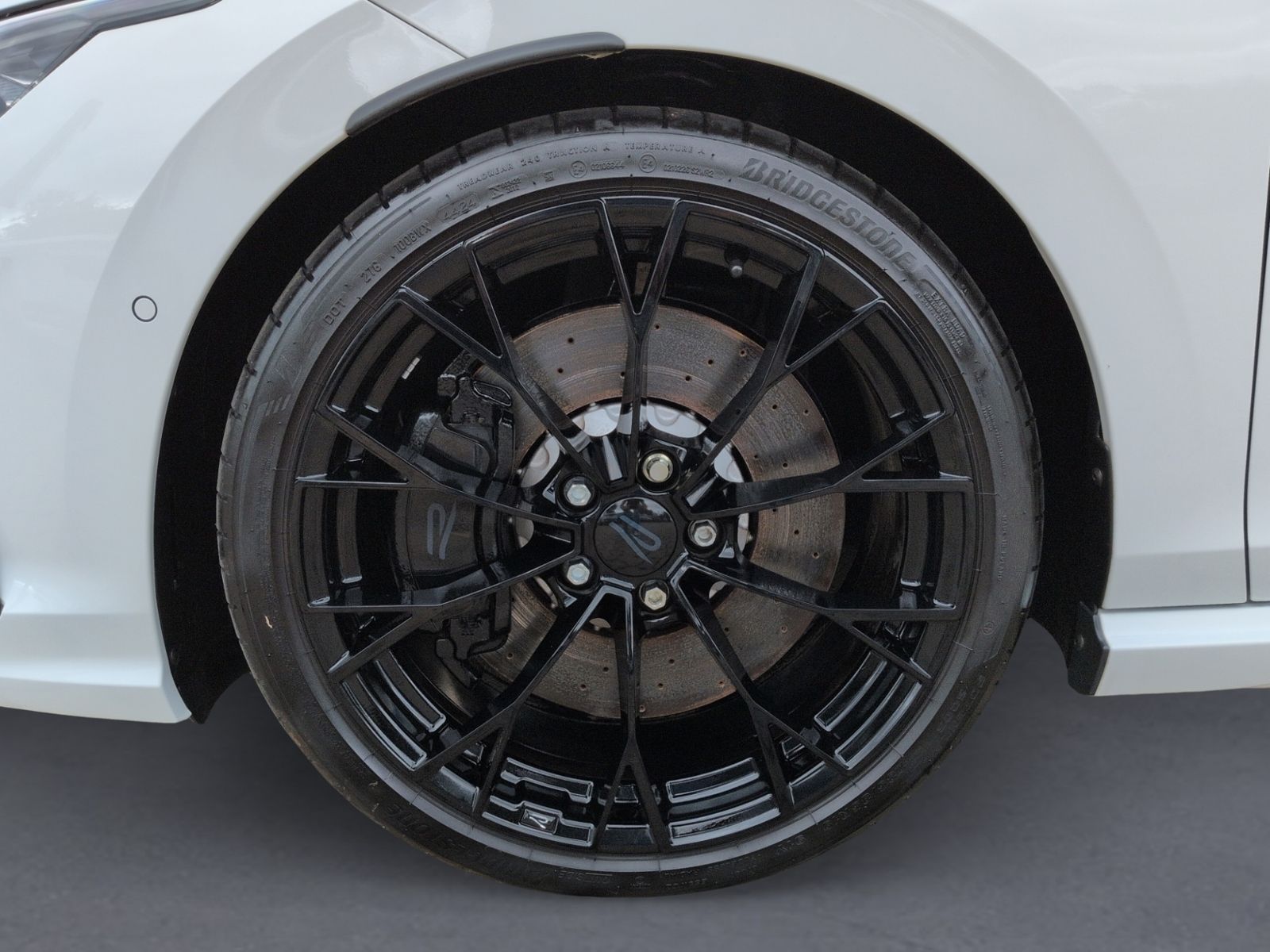 Golf VIII R BLACK EDITION 4MO AKRA+LEDER+PANO+