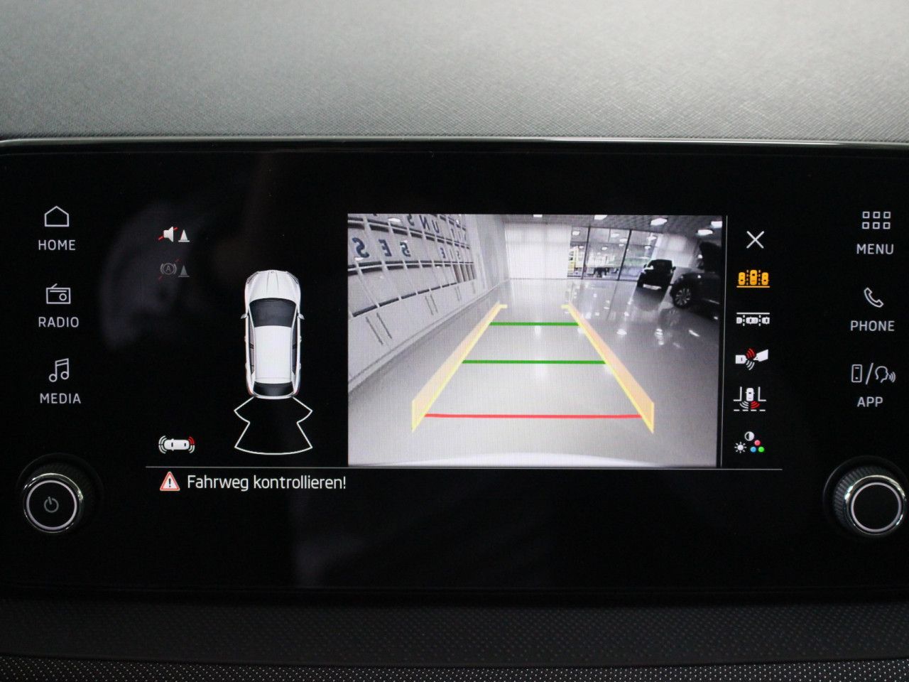 Fahrzeugabbildung SKODA Fabia 1.0 TSI Selection LED/Shz./Cam