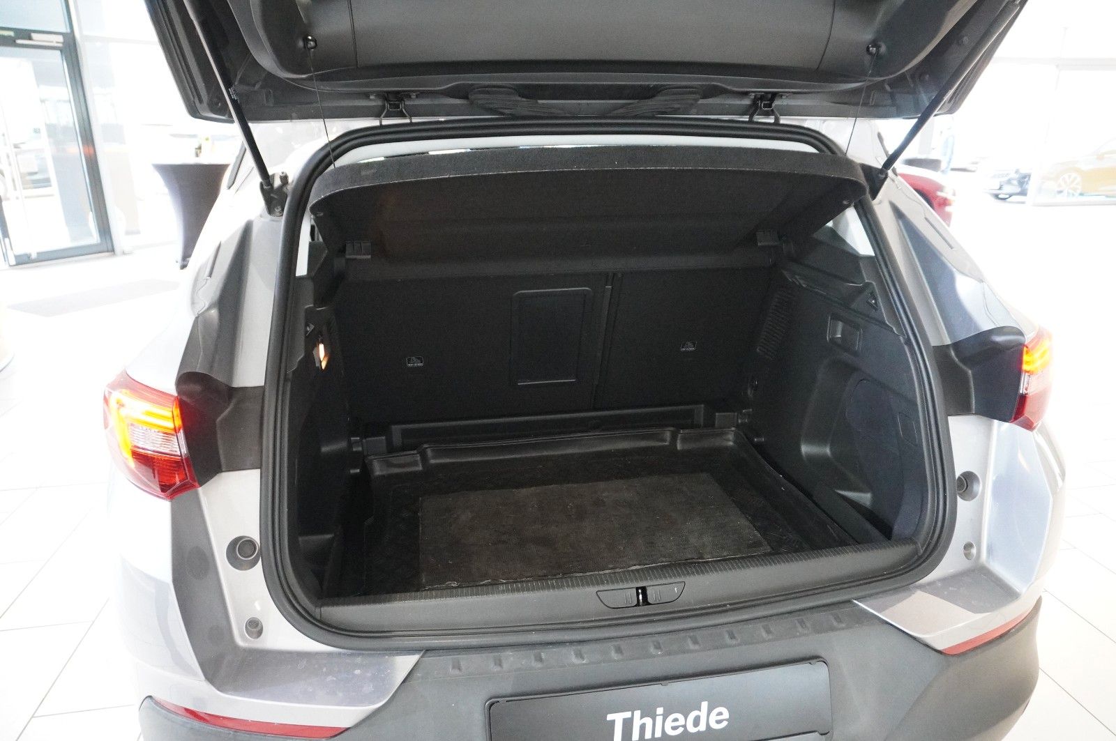 Fahrzeugabbildung Opel Grandland (X) 1.5D  EDIT. NAVI/LED/KAMERA/SH/AHK