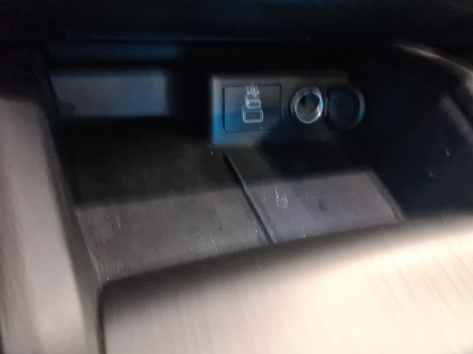 Fahrzeugabbildung Ford Focus Turnier Titanium / 1. Hand / SCHECKHEFT