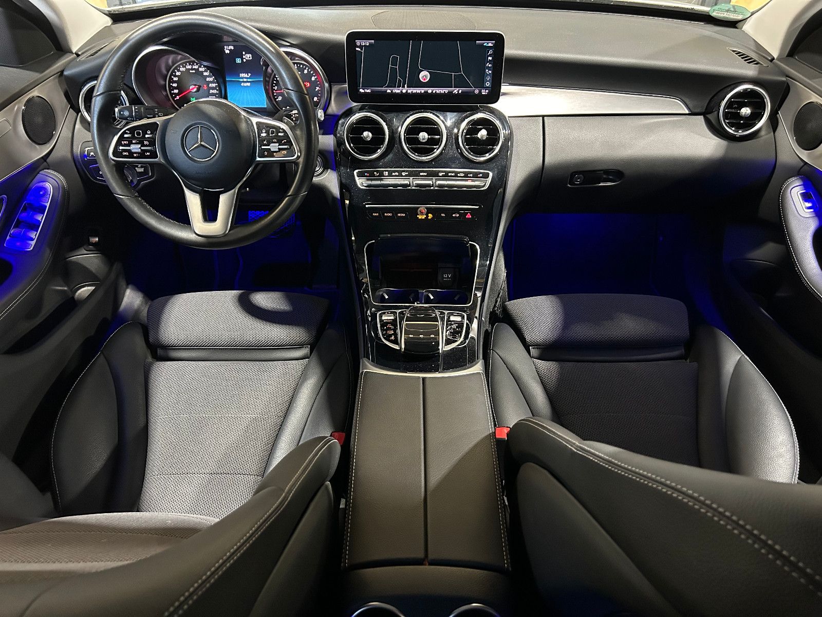 Fahrzeugabbildung Mercedes-Benz C 200 T-Modell/NAVI/KAMERA/APPLE/AMBIENTE/SHZ