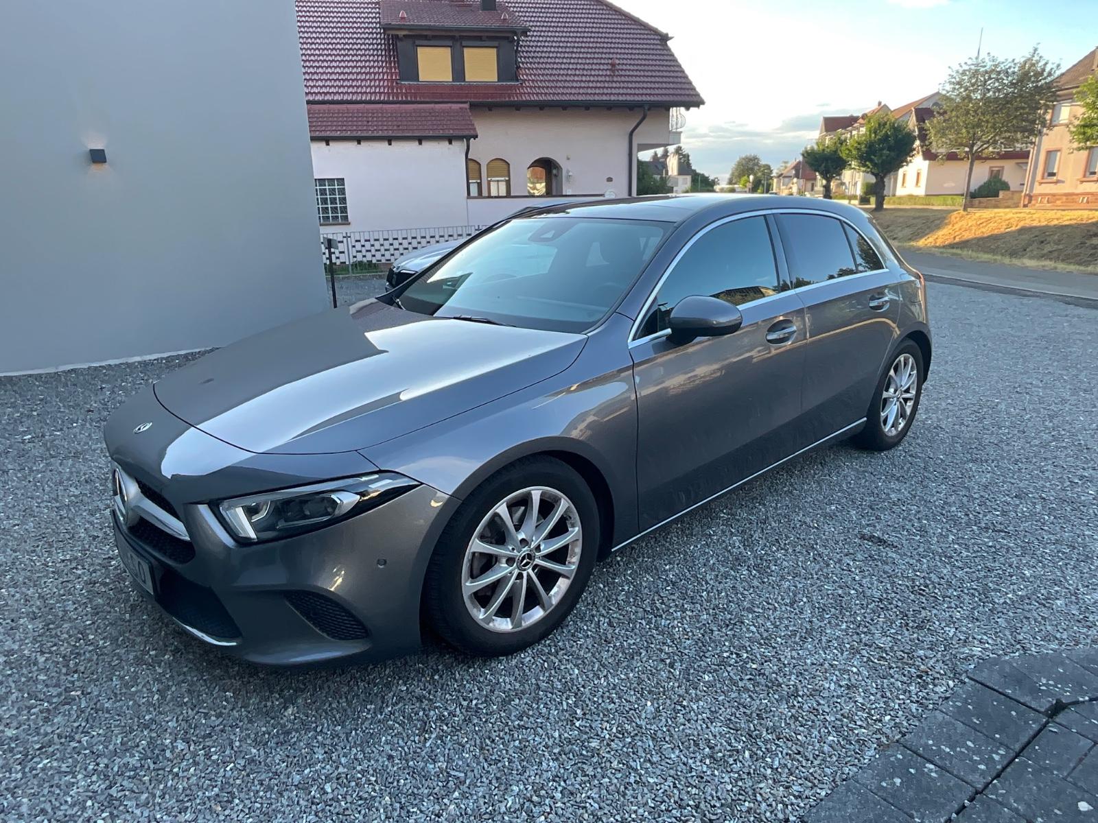 Mercedes-Benz A 200  Progressive LED PANO 1Hd unfallfrei