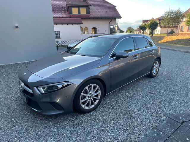 MERCEDES-BENZ A 200  Progressive LED PANO 1Hd unfallfrei