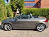 Audi TT Cabriolet - Audi Cabriolet mit Benzin-Antrieb: Cabrio