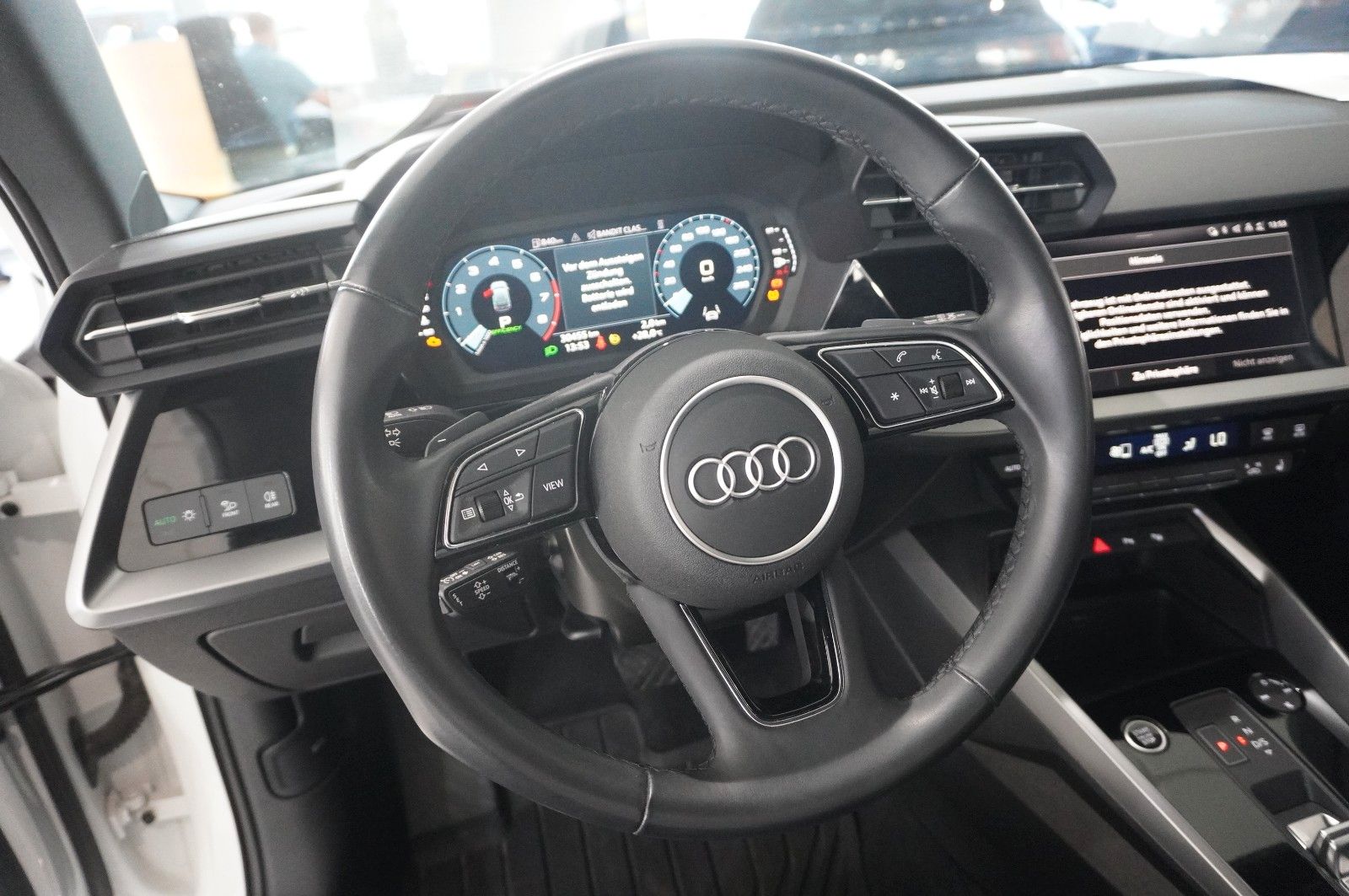 Fahrzeugabbildung Audi A3 Sportback 35 TFSI S-TRONIC NAVI/LED/SPORT/ACC