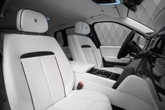 Cullinan BLACK BADGE 2025 WHITE/WHITE STARLIGHT