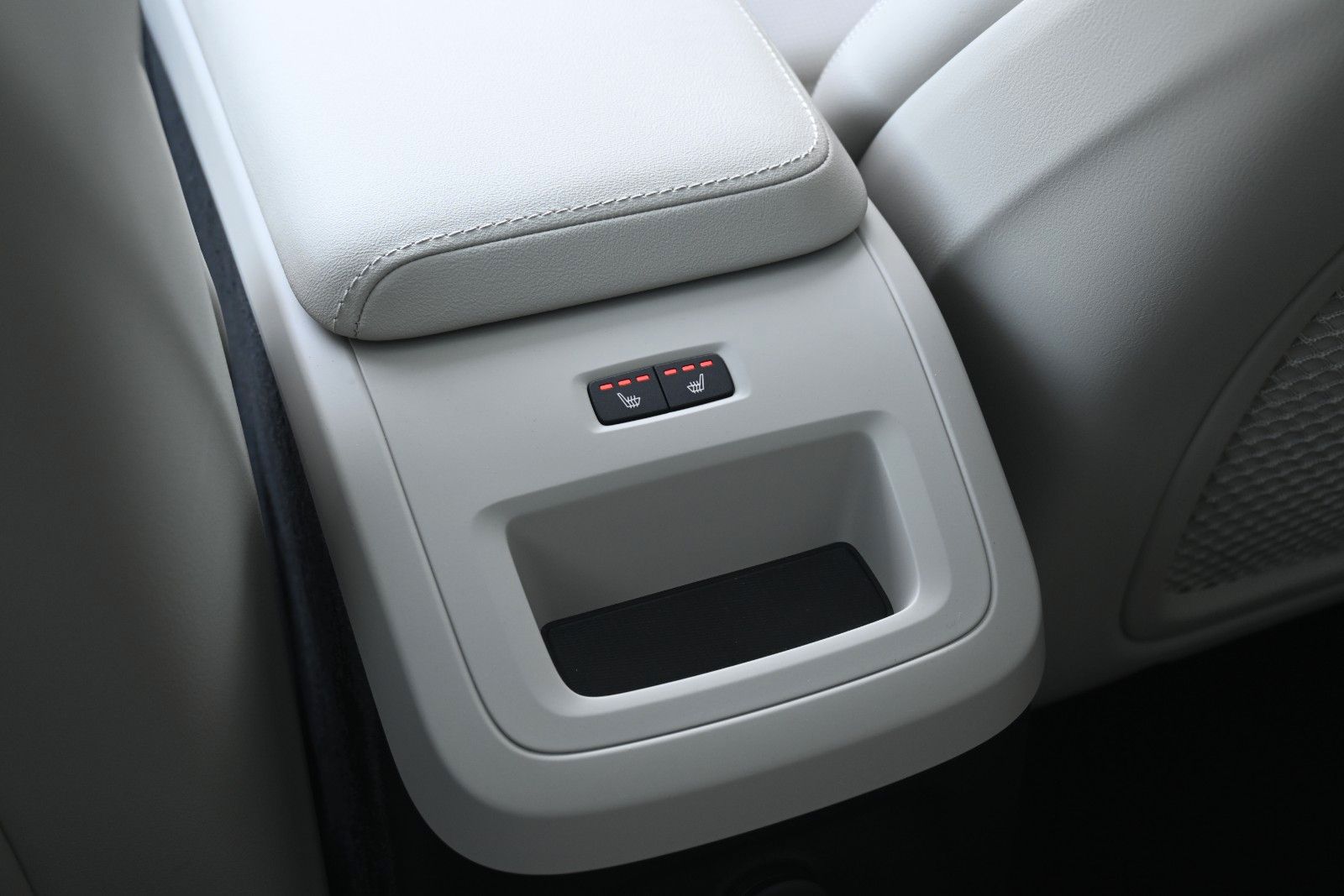 Fahrzeugabbildung Volvo XC60 T8 AWD Inscription Recharge Plug-In Hybrid