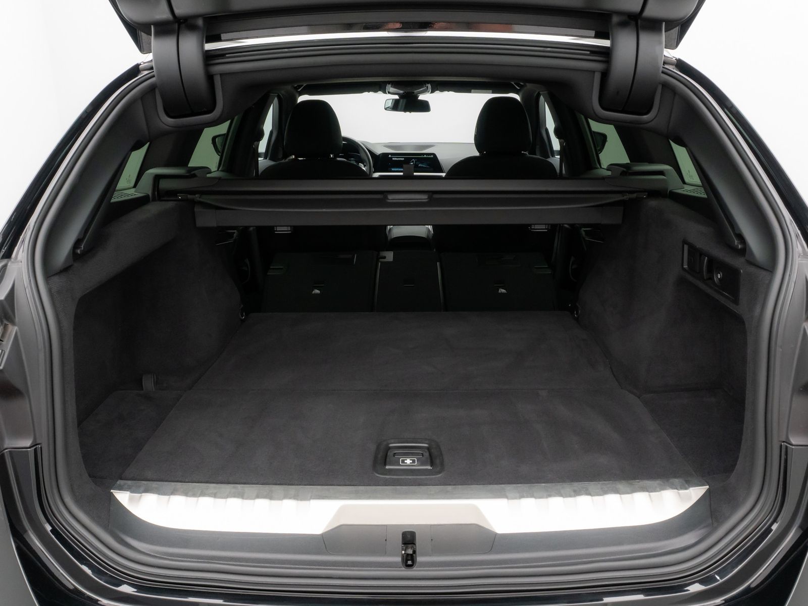 Fahrzeugabbildung BMW 320e Kamera HiFi DAB Alarm AHK Geschwindigkeitsr