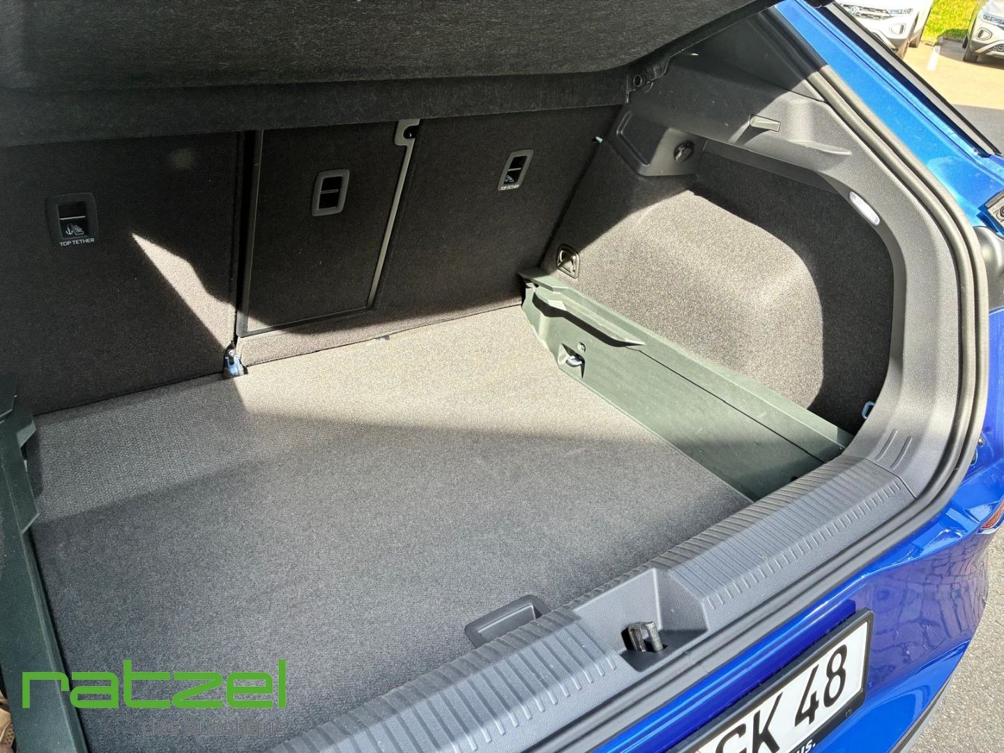 Fahrzeugabbildung Volkswagen T-Roc Style 1.5l eTSI DSG AHK+NAVI+IQ-Light