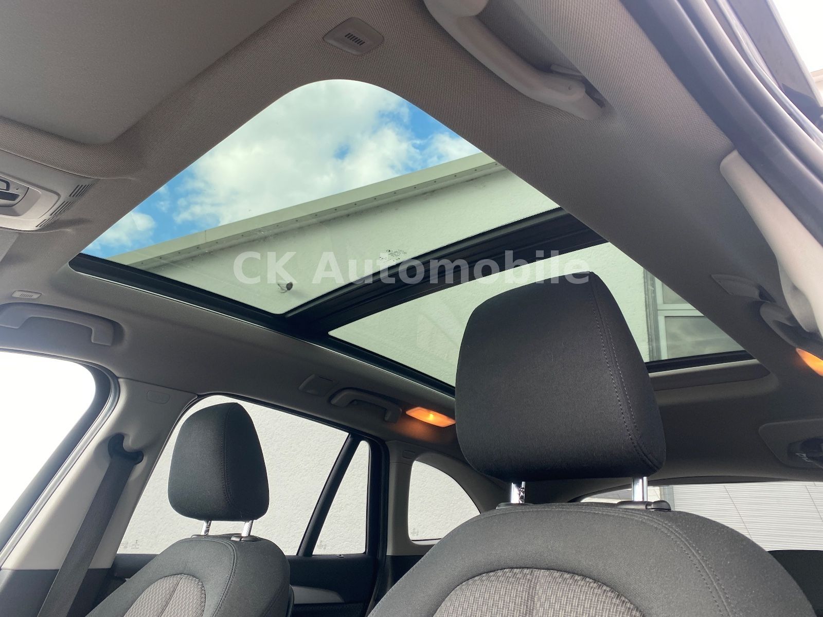 Fahrzeugabbildung BMW X1 xDrive 20d Advantage Autom./Navi/Pano/LED/PDC