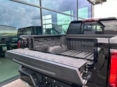 Fahrzeugabbildung GMC Sierra 1500 AT4 6.2L V8 LED ACC HUD AHK 360°