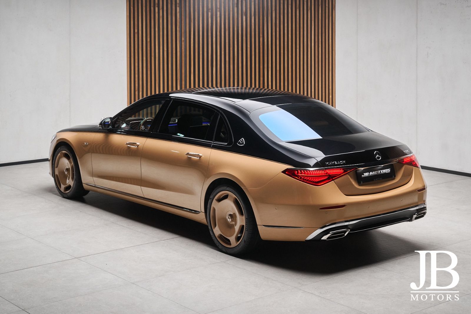 Fahrzeugabbildung Mercedes-Benz S680 Maybach Virgil Abloh 1 of 150 New Condition
