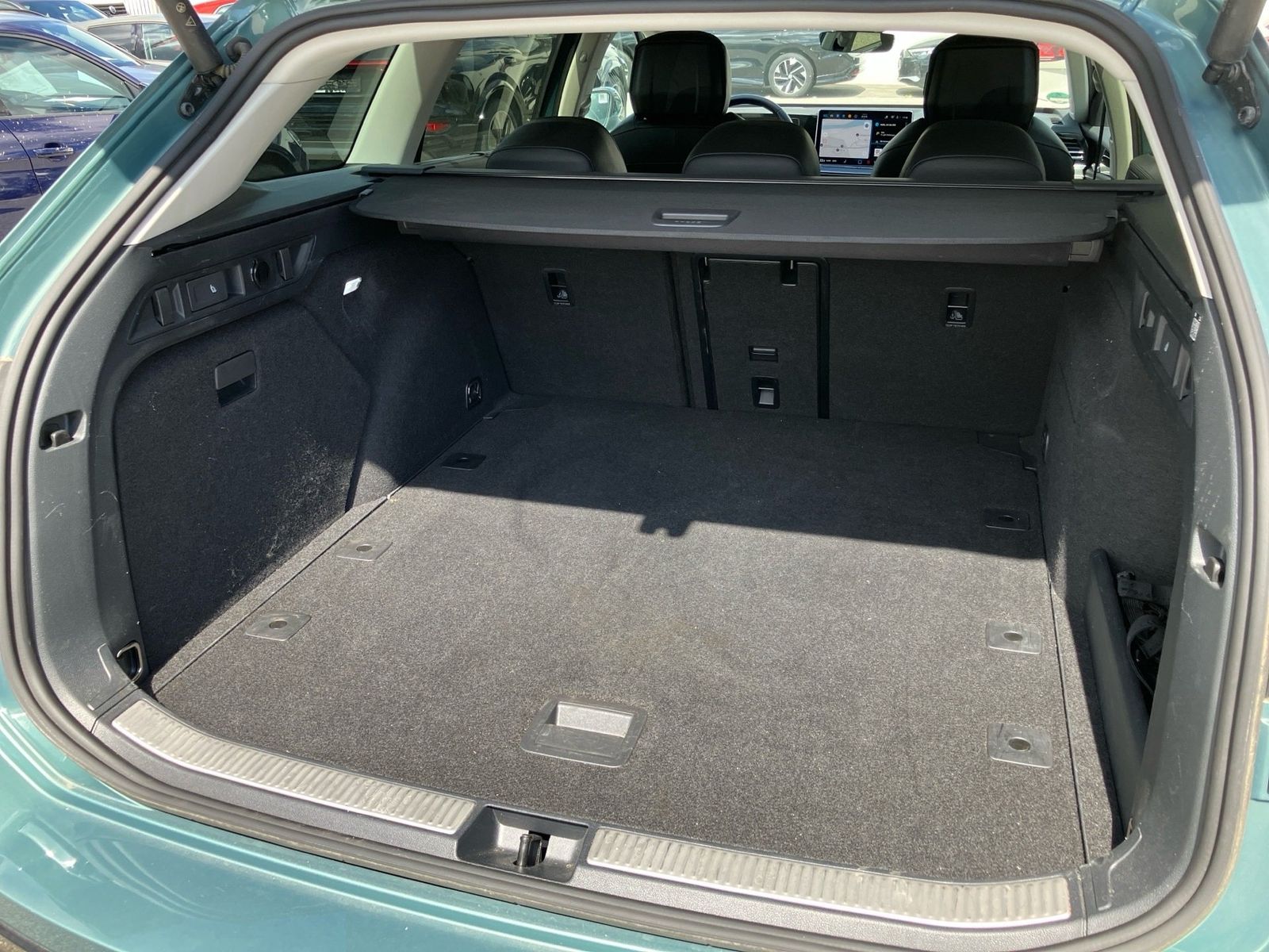 Volkswagen Passat Variant - Bild 8