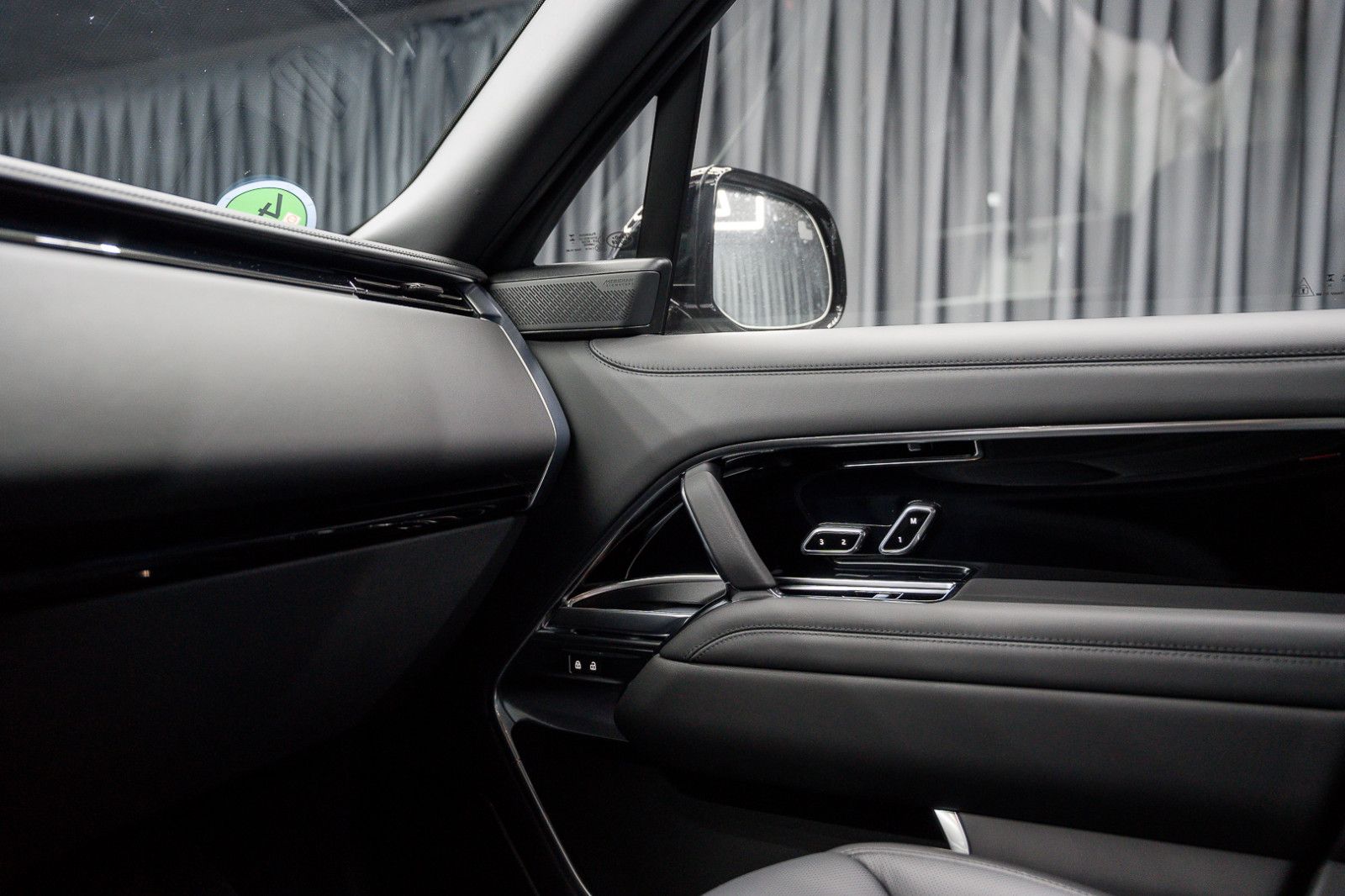 Fahrzeugabbildung Land Rover Range Rover P530 Autob. LWB Fond-TV 23''