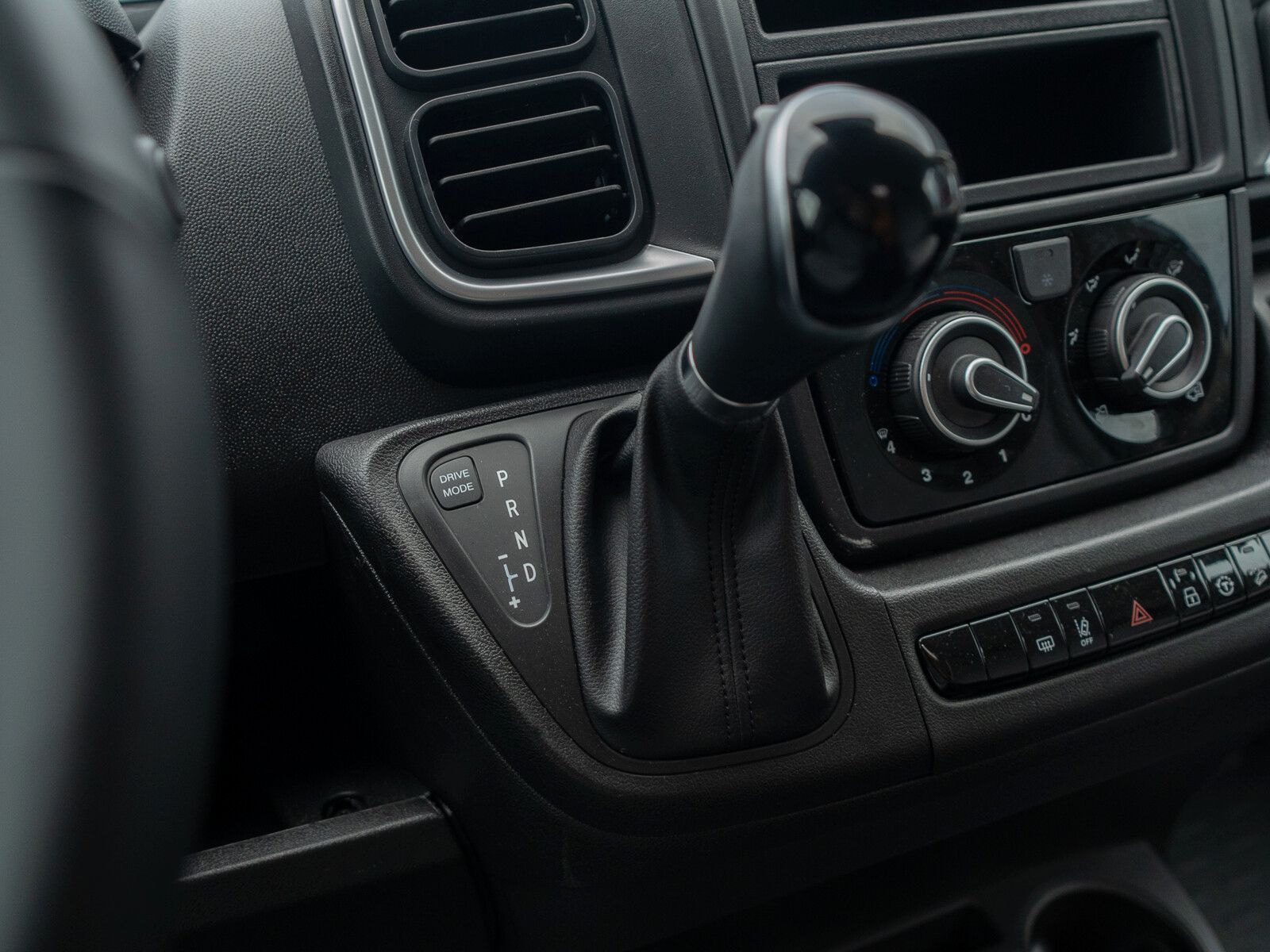Fahrzeugabbildung Dethleffs Globetrail 600 DS Fiat Assistenz-Systeme