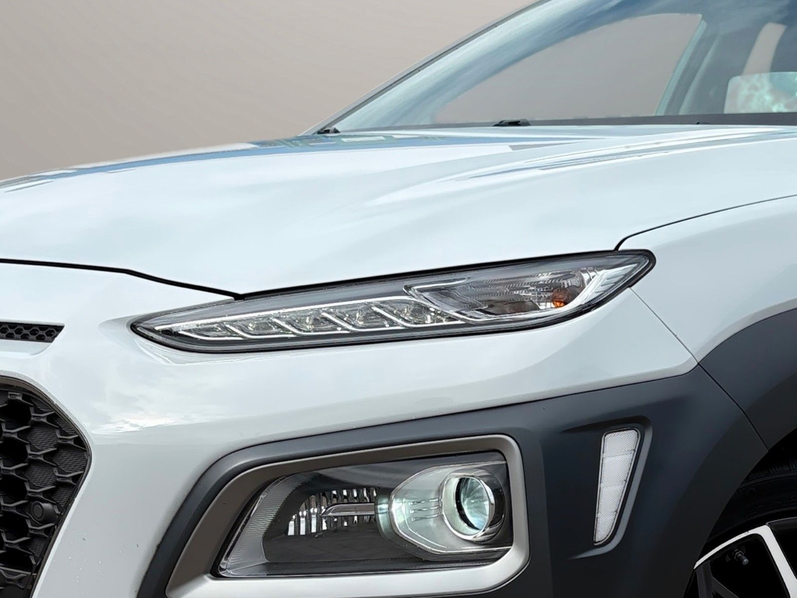 Fahrzeugabbildung Hyundai Kona Premium Hybrid