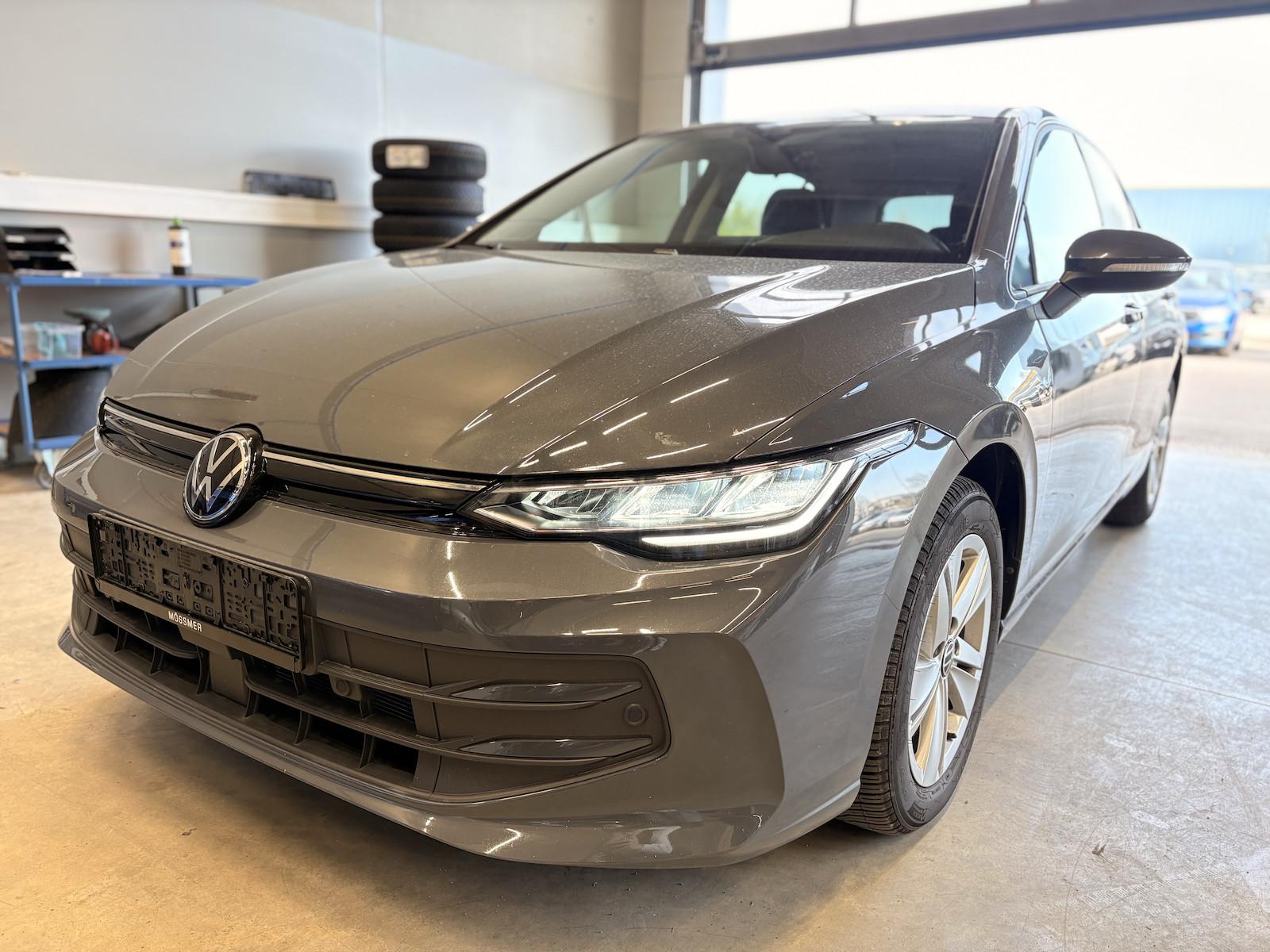 Volkswagen Golf 1.5TSI Life Winterpaket PDC