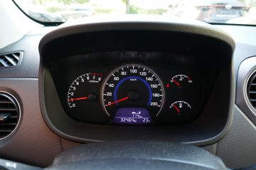Fahrzeugabbildung Hyundai i10 Style #32 TKM #Einparkhilfe hinten