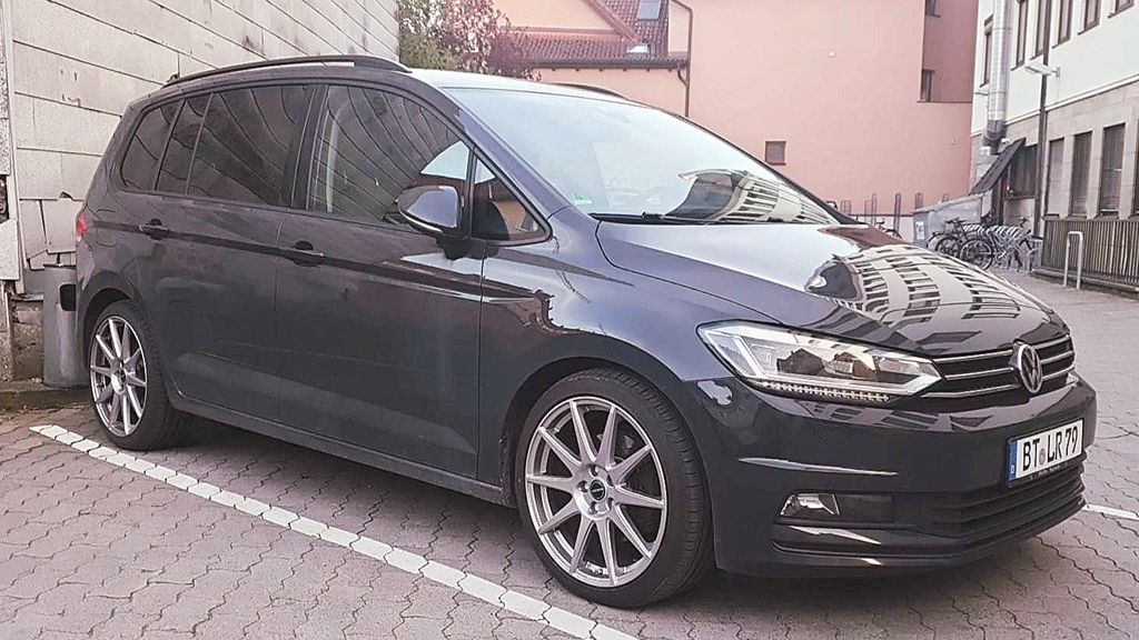 Image of Volkswagen Touran