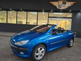 Peugeot 206 Cabriolet CC 1.6 Platinum LEDER/BT/AW-Reifen - Peugeot 206 mit Schiebedach