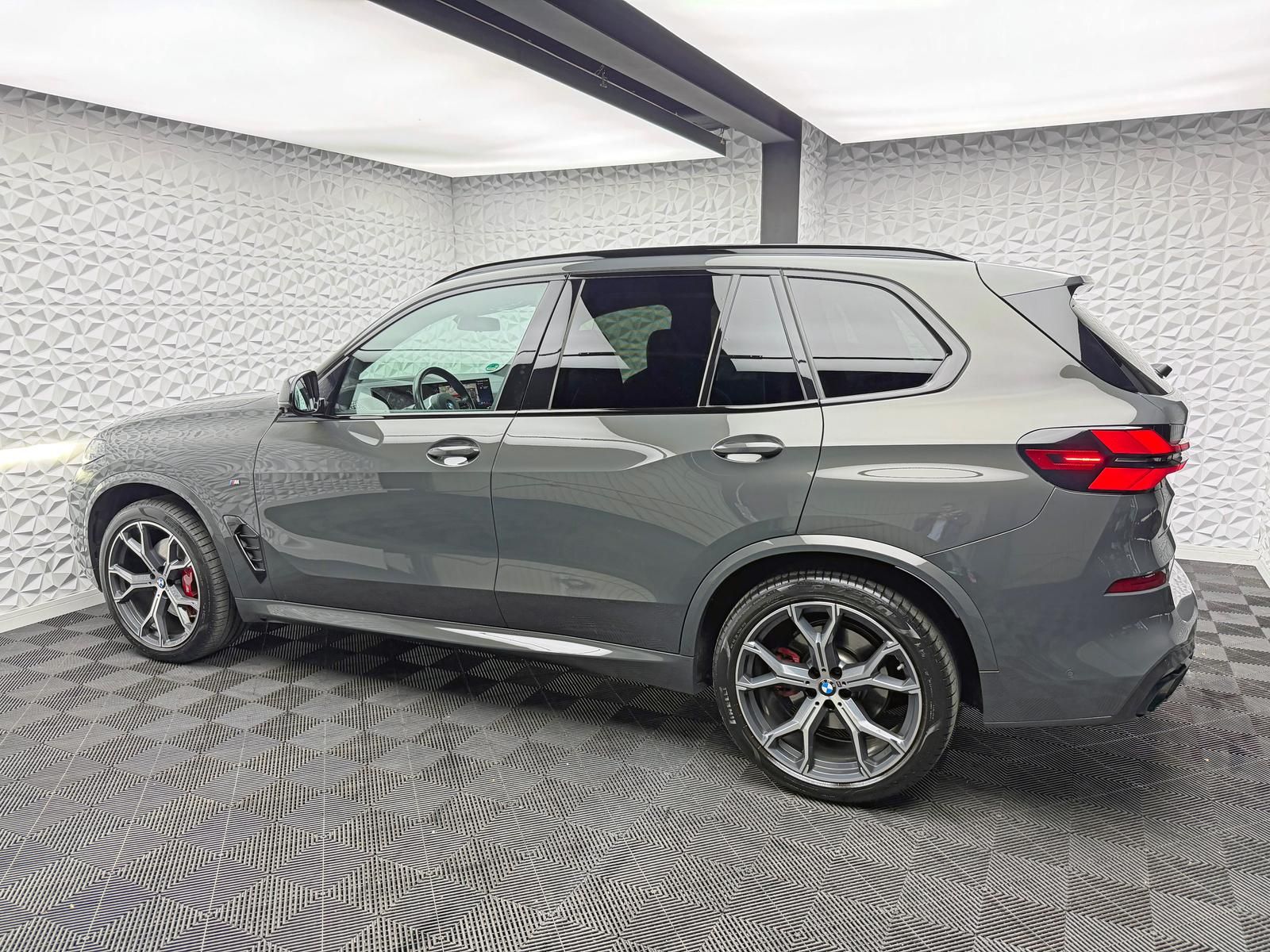 Fahrzeugabbildung BMW X5 40d XDR/M-PERFORMANCE/M-PAKET/H&K/LASER/AHK