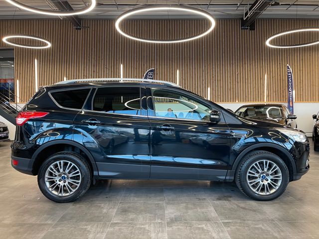 Ford Kuga Titanium *PANO*PDC*SHZ*BI-XENON*