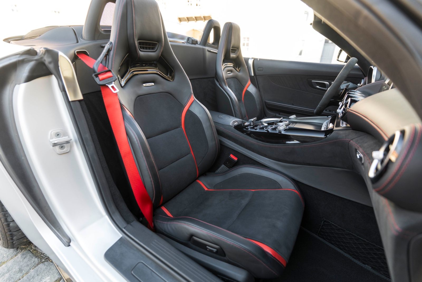 Fahrzeugabbildung Mercedes-Benz AMG GT C BURMESTER NIGHT KAM CARBON
