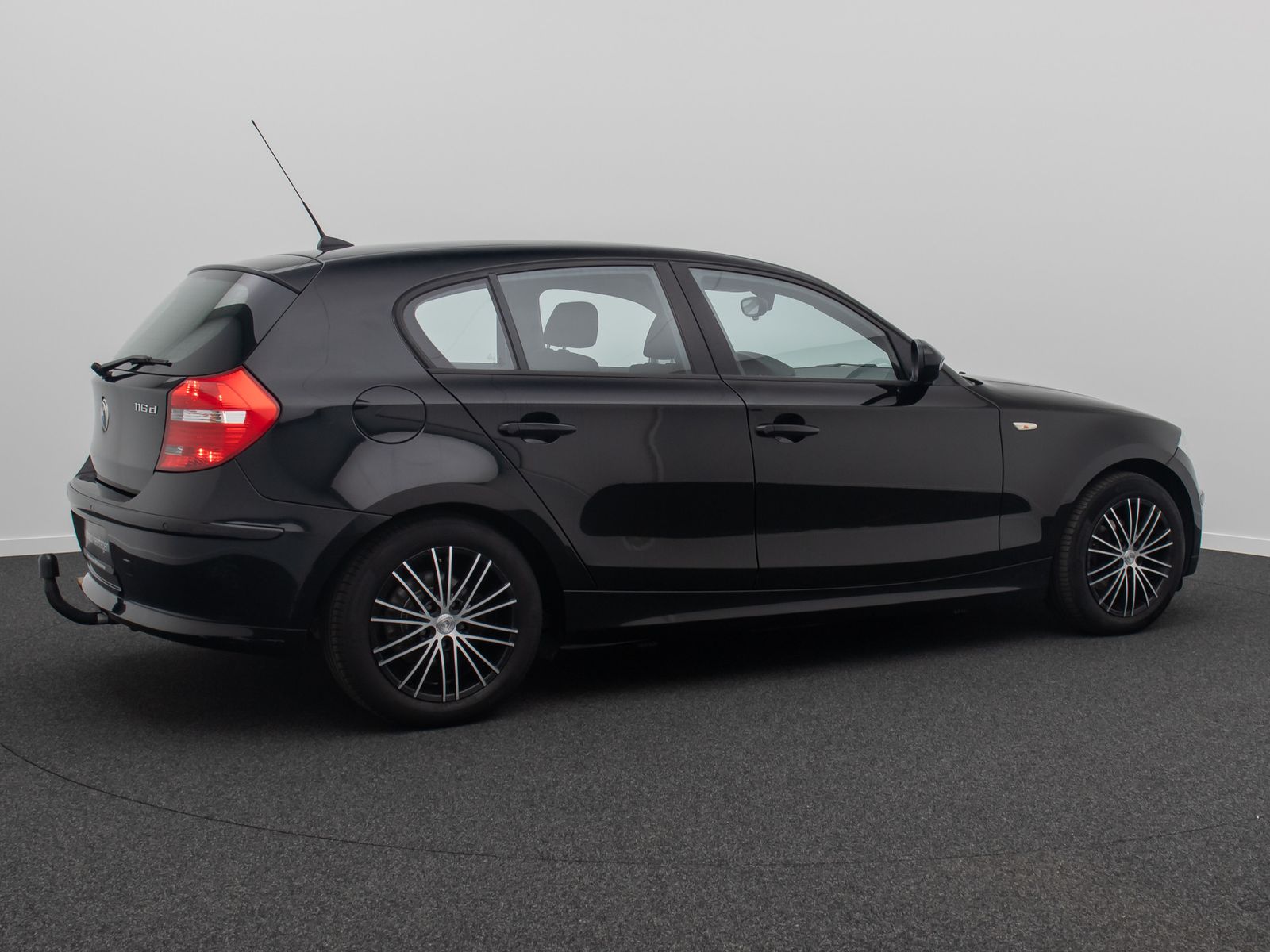 Fahrzeugabbildung BMW 116i PDC AHK Klimaanlage Alarm Start-StopAut LM