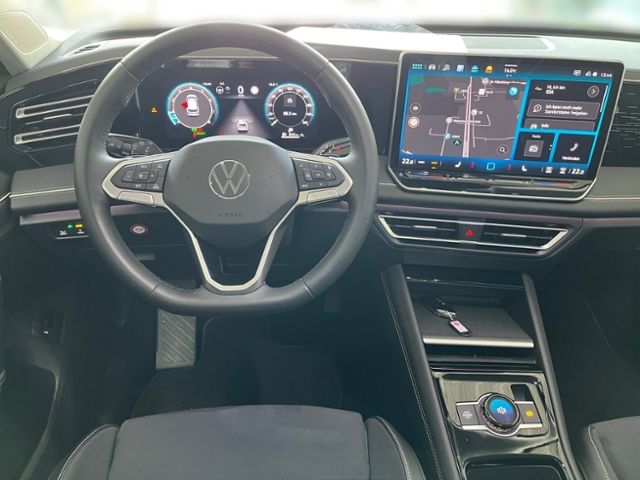 Fahrzeugabbildung Volkswagen Tiguan 1.5 eTSI DSG ELEGANCE AHK IQ.DRIVE IQ.LIG