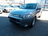 Mitsubishi Outlander 2.0 MIVEC Invite ClearTec 2WD, 1-HAND - Mitsubishi aus 2013