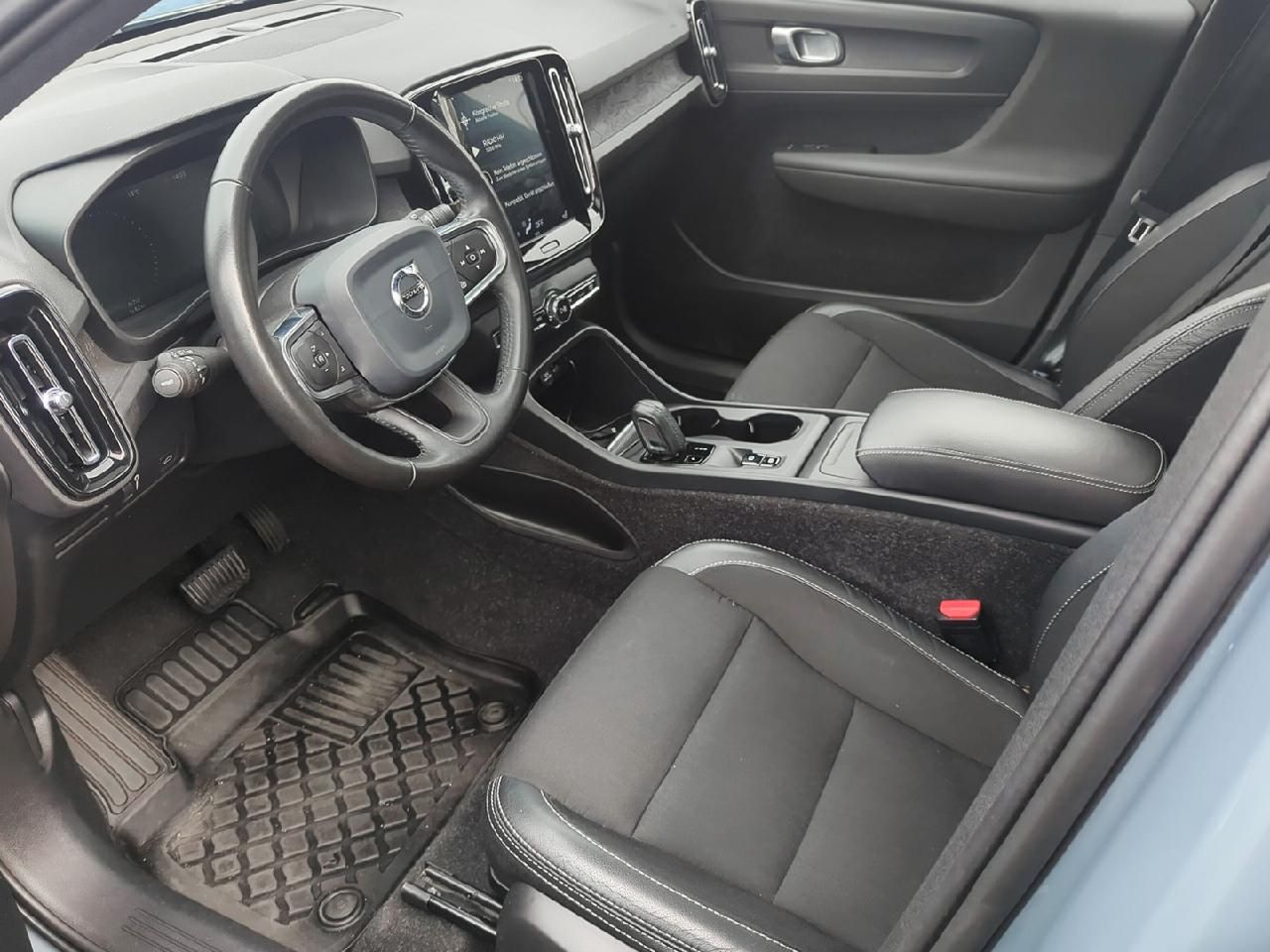 Fahrzeugabbildung Volvo Momentum Pro 2WD