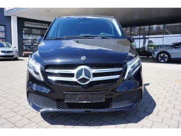 Mercedes V 220 - 12