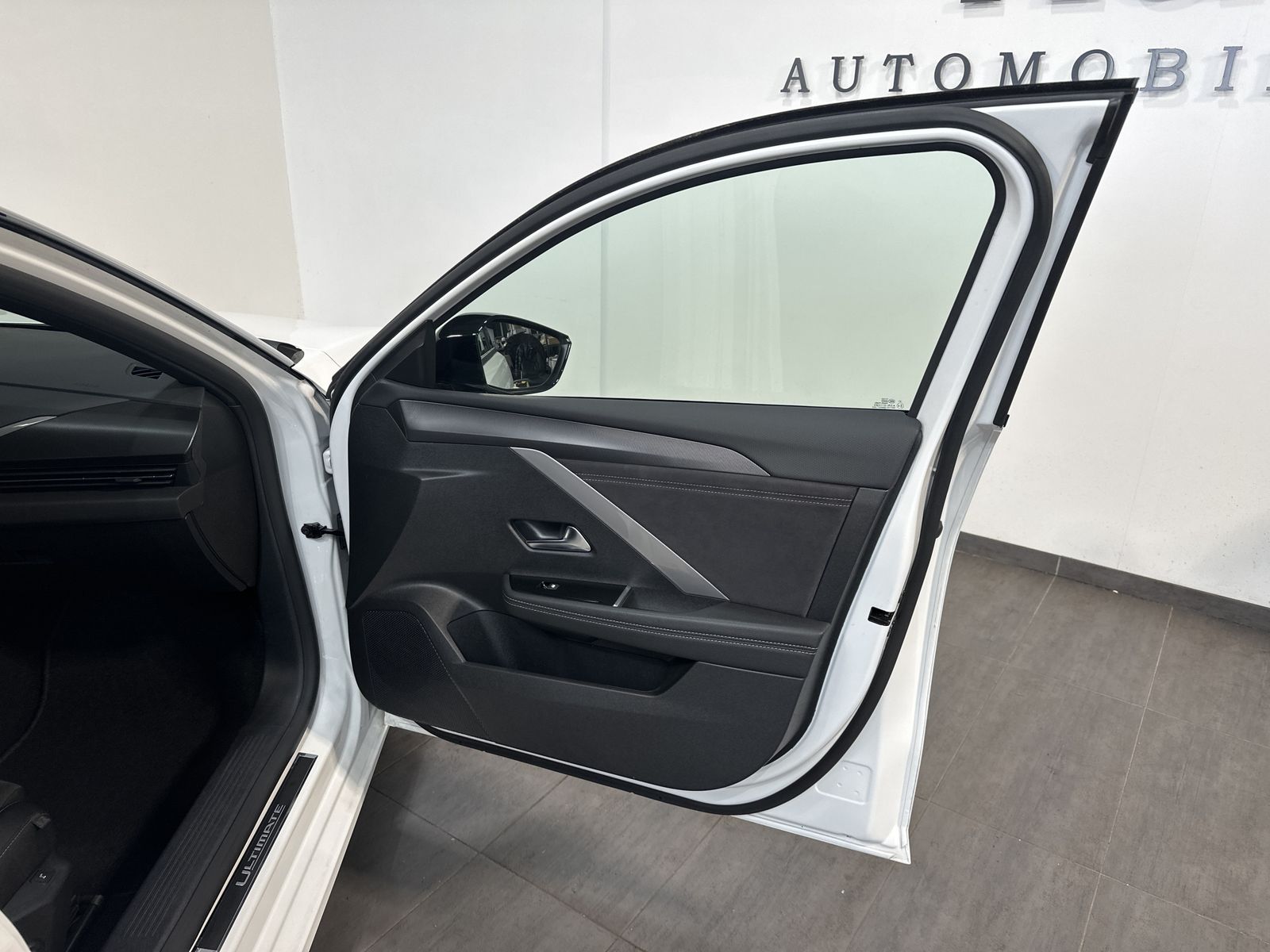 Fahrzeugabbildung Opel Astra ST 1.5 D Ultimate NAV+MATRIX+PANO+HUD+360°