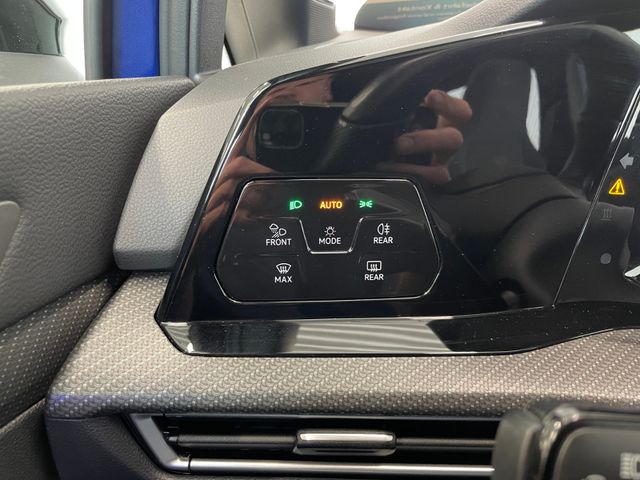 Golf VIII R-Line 1.5 eTSI DSG PANO NAVI