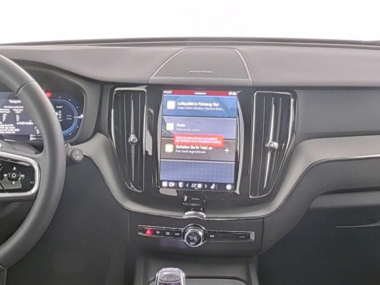 Fahrzeugabbildung Volvo XC60 Plus Dark Recharge Plug-In Hybrid AWD