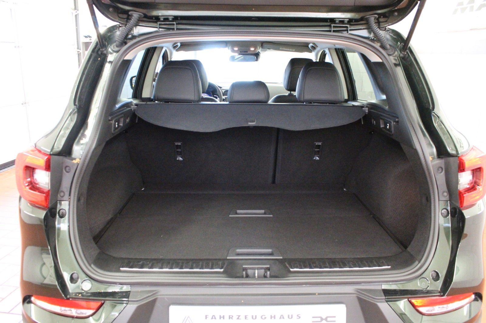 Fahrzeugabbildung Renault Kadjar TCe 140 EDC Limited  Automatik