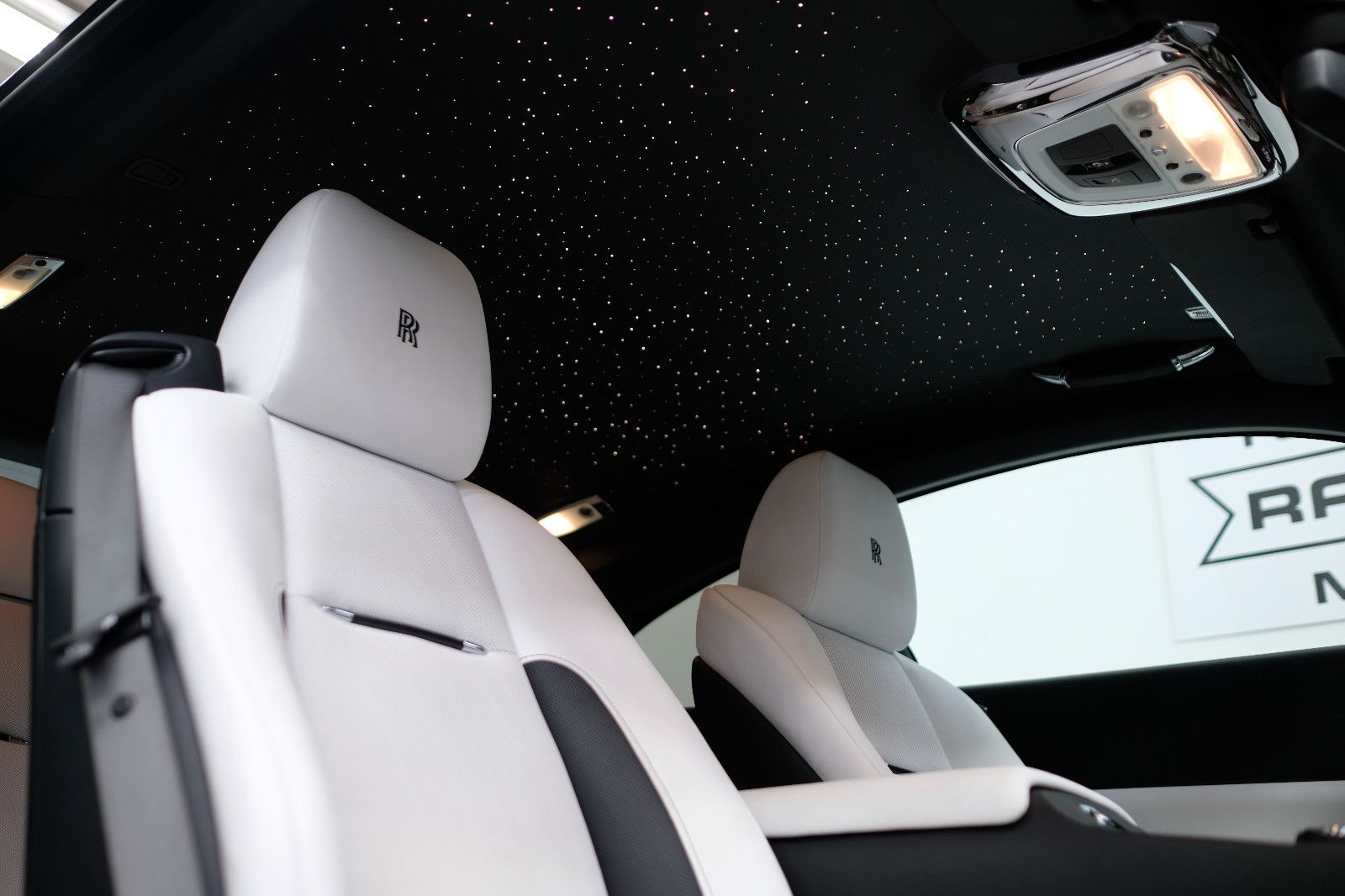 Fahrzeugabbildung Rolls-Royce Wraith BLACK BADGE|STARLIGHT|NIGHT|BESPOKE|COACH