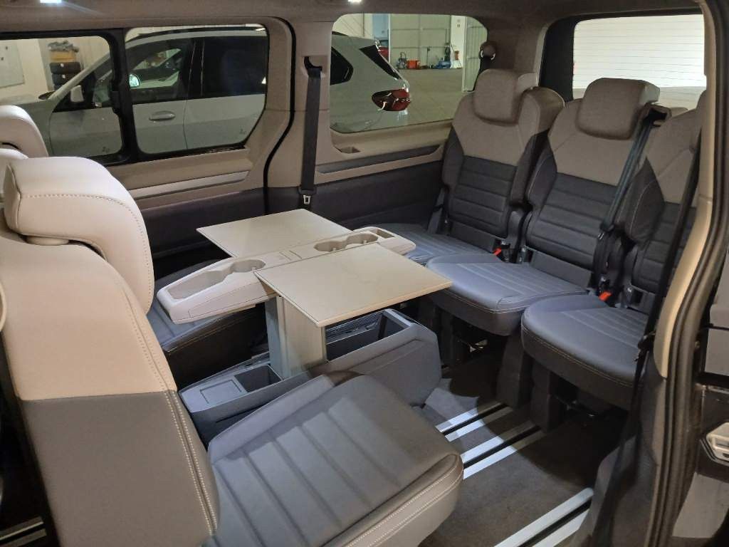 Fahrzeugabbildung Volkswagen T7 Multivan Style lang Voll-Leder HuD Pano AHK