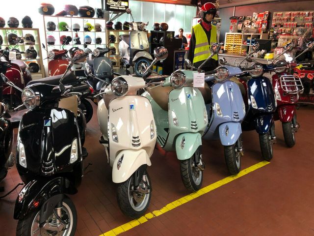 Vespa Primavera 50 E5 - Modell 2025 - Neu - 2 J. Gar.