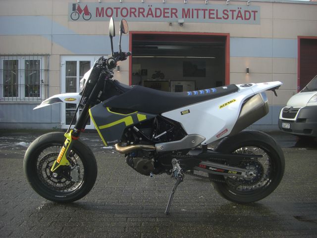 Husqvarna 701 SUPERMOTO ABS QUICKSHIFTER 1. HAND 2000 KM