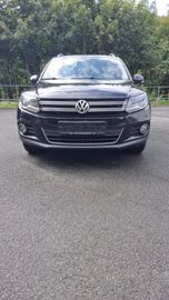 Volkswagen Tiguan - 1