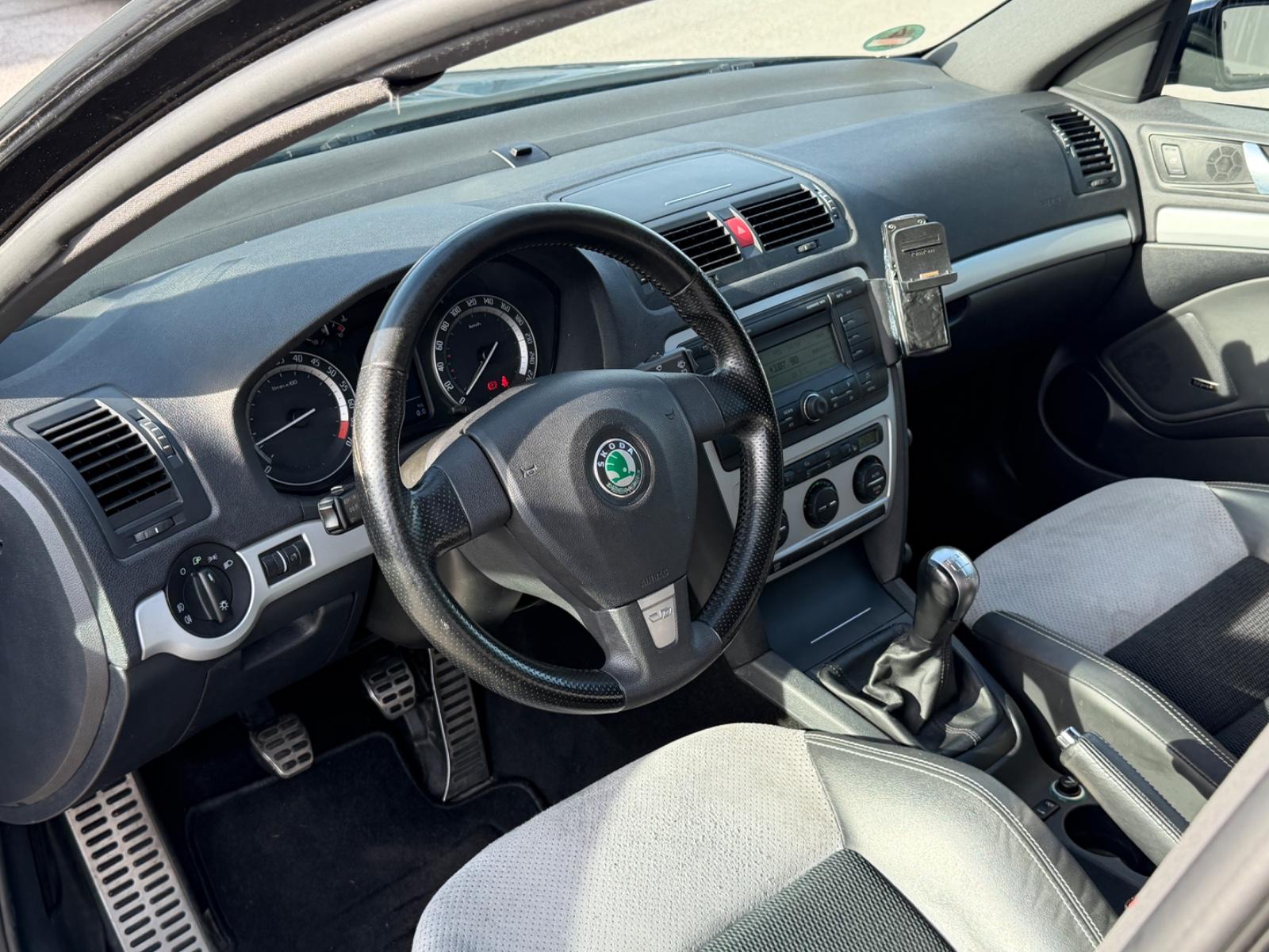 Skoda Octavia 2006 — фото 13