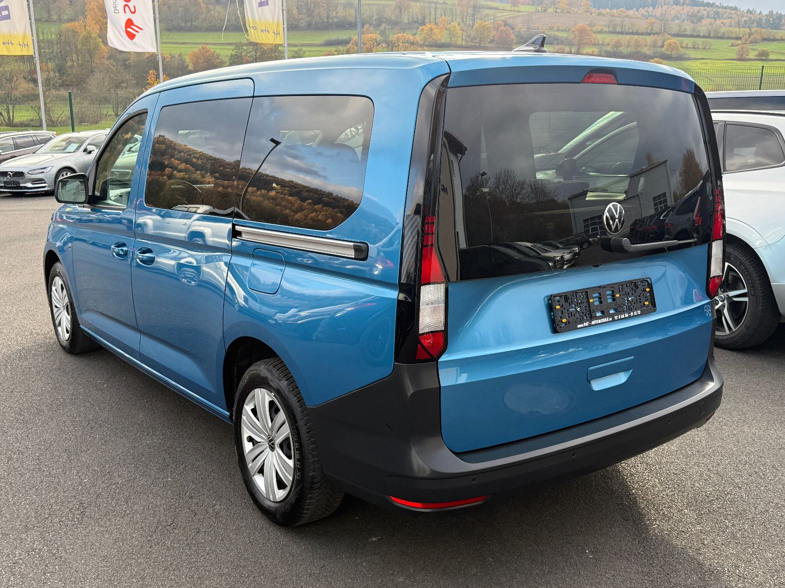 Fahrzeugabbildung Volkswagen Caddy Maxi 7-Sitzer DAB GRA Navi Kamera SHZ PDC