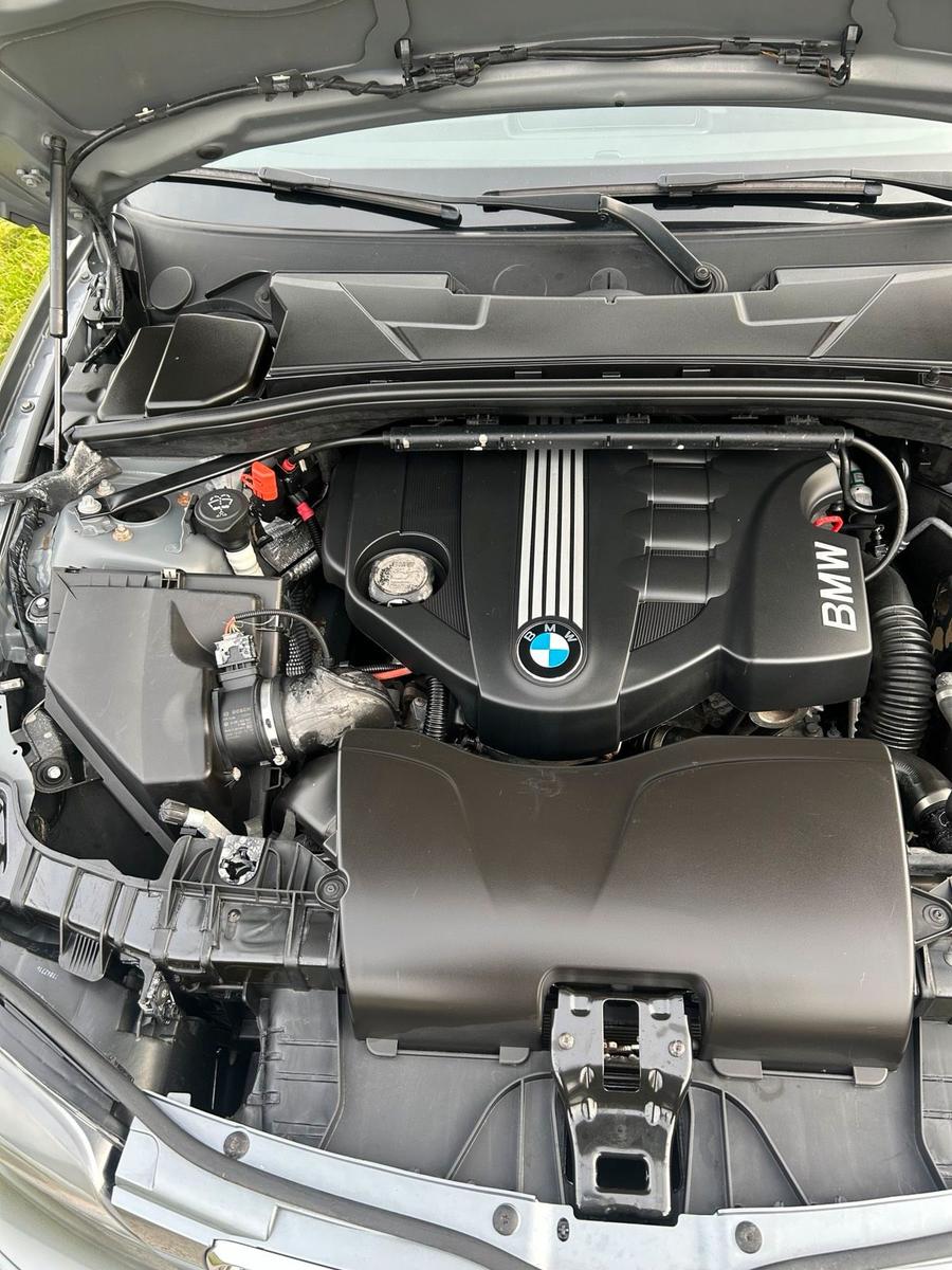 BMW  2010 — photo 9