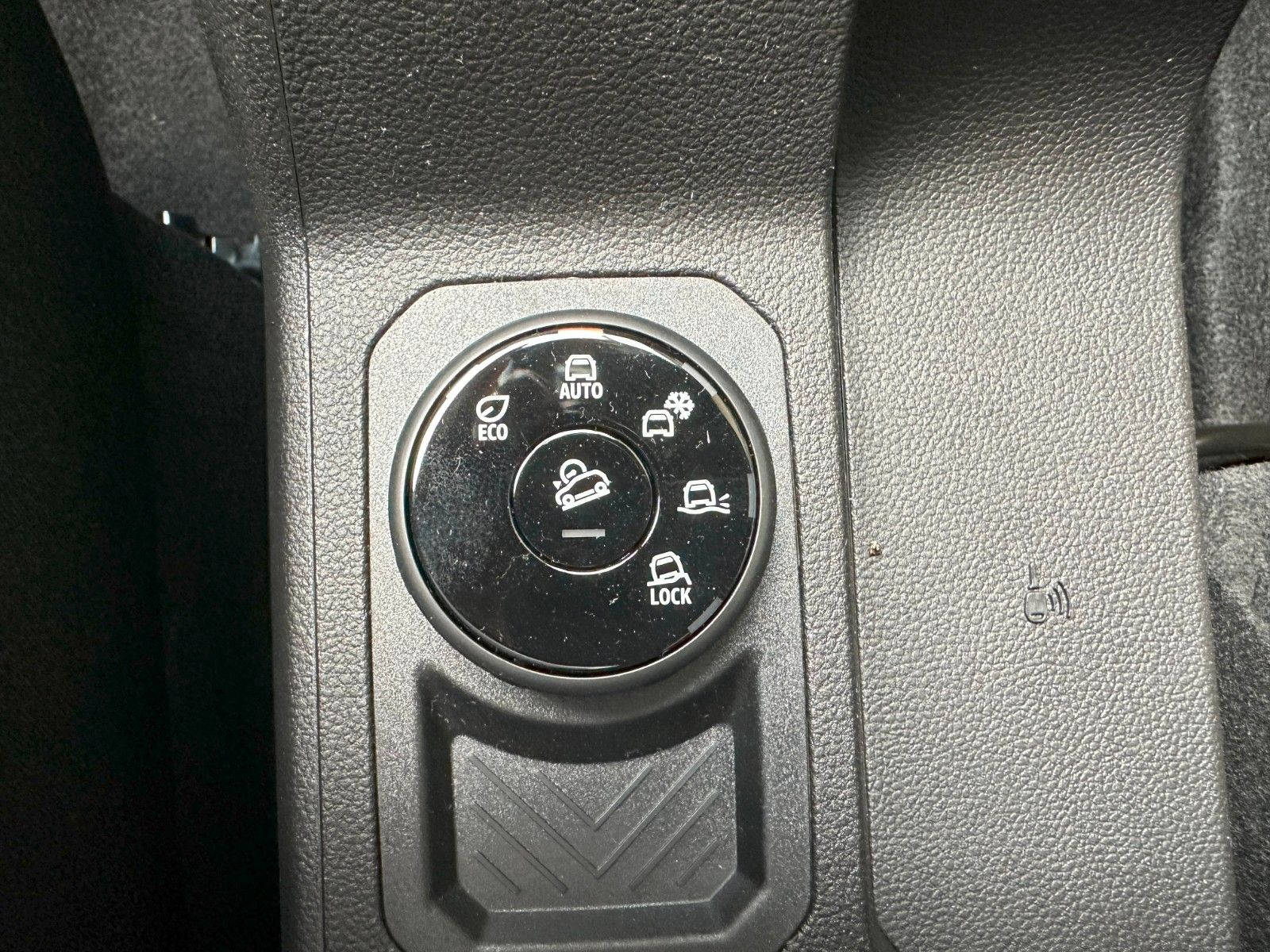Fahrzeugabbildung Dacia Dacia Duster 4x4 Extreme  AHK   TCE 130