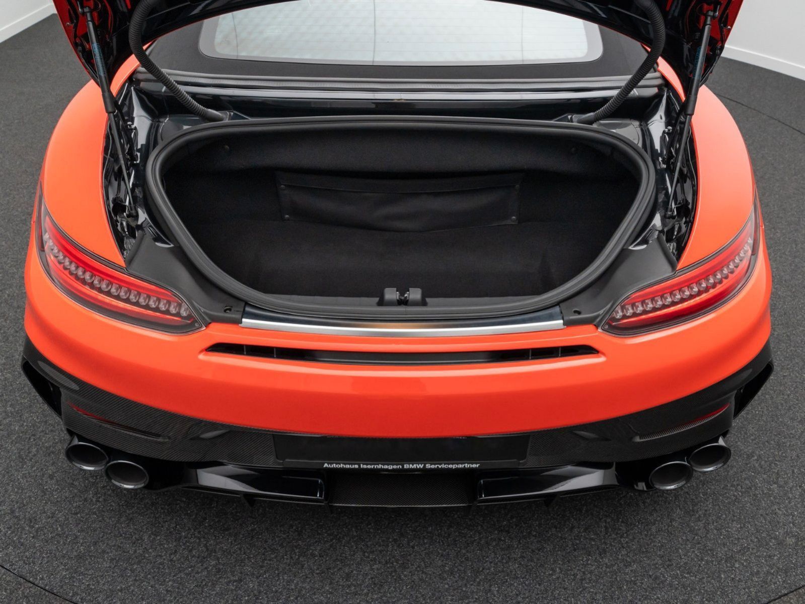 Fahrzeugabbildung Mercedes-Benz AMG GT C AMG GTC 4.0 V8 Black Series 1of1 900PS