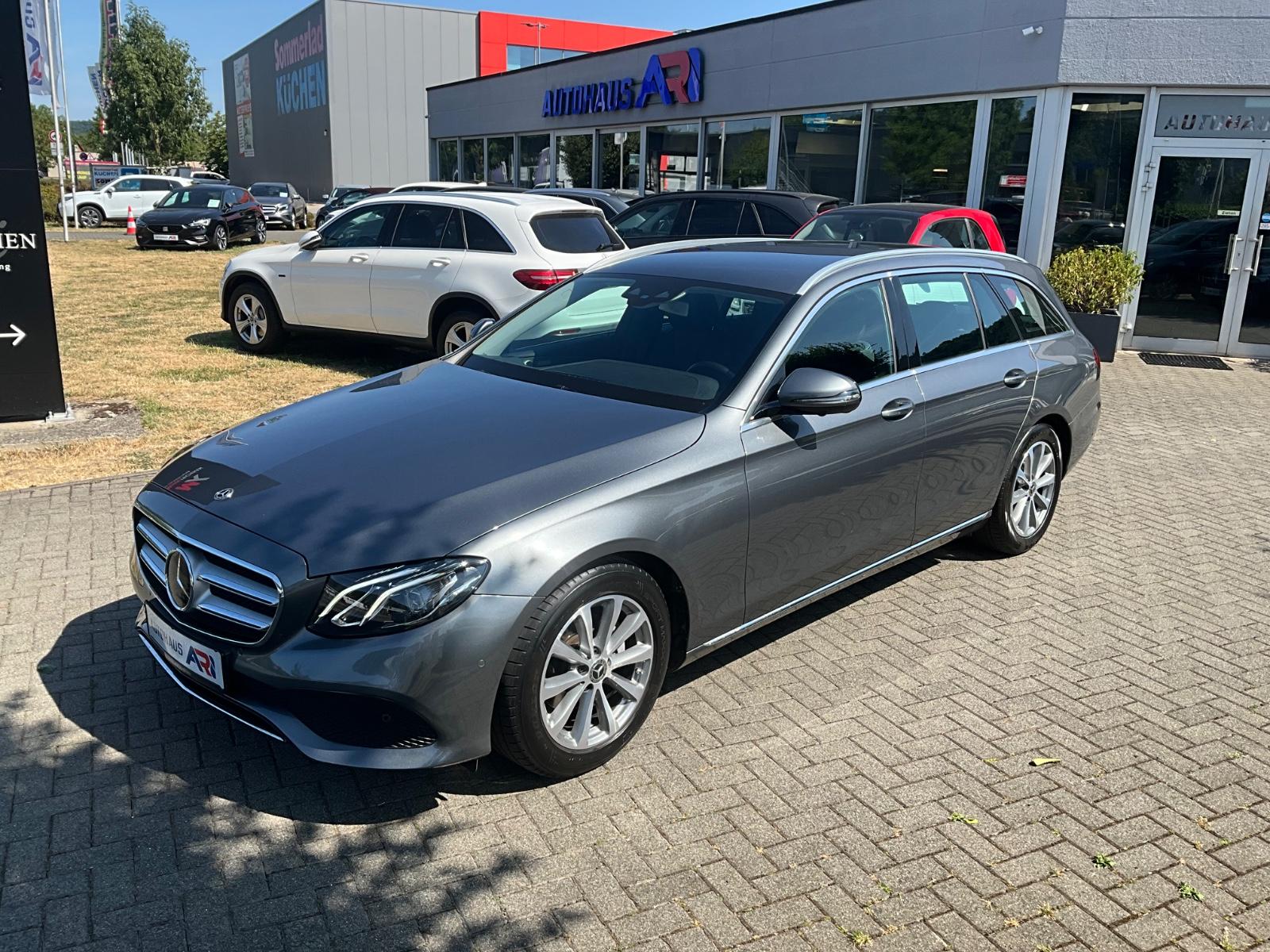 Mercedes-Benz E 200 T-Modell Avantgarde*LED*360°Kamera*